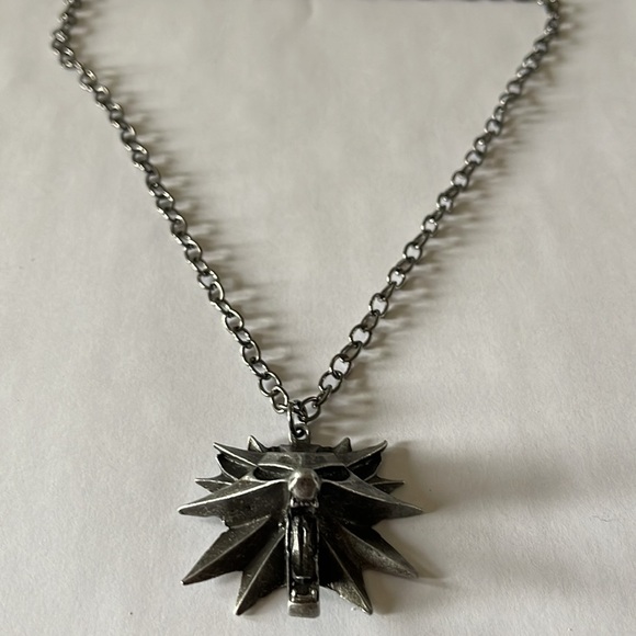 The Witcher Style Wolf’s Head Necklace - Picture 3 of 7